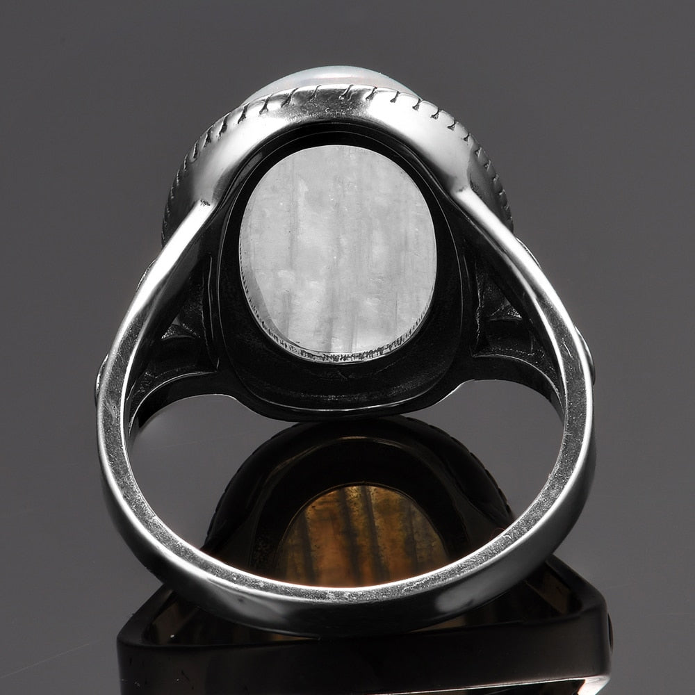 Bague Apaisante : Éclat Argent, Pierre de Lune Envoûtante.