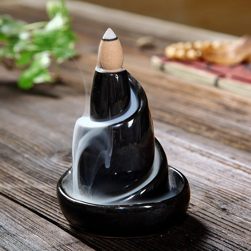 Brûle Encens Cascade : Élevez Vos Sens avec Élégance et Sérénité