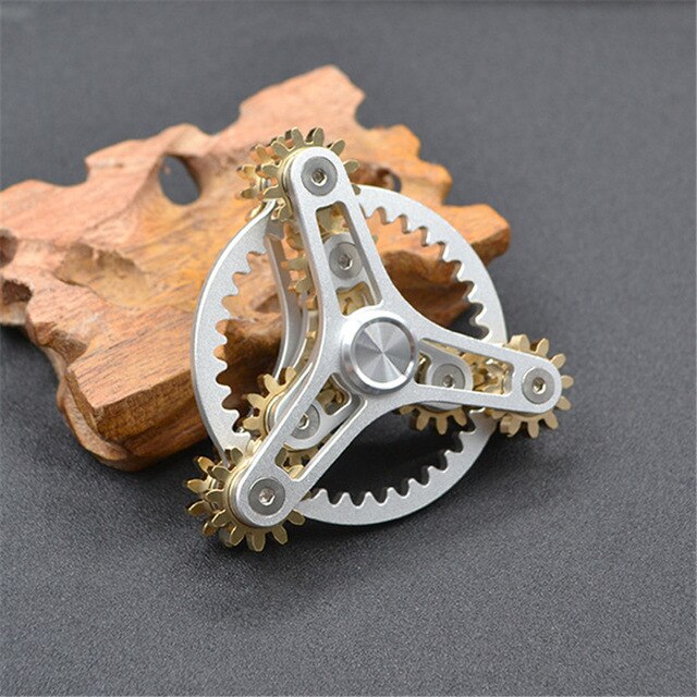 Hand Spinner En Métal : Élégance et Sérénité Entre Vos Doigts