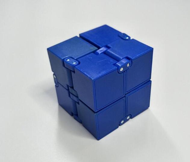 Cube Infinity : Jouet Anti-Stress Innovant pour Relaxation Ultime et Confort Mental
